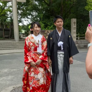 Nowożeńcy w pod zamkiem w Osace