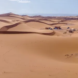 obozowisko na pustyni Erg Chigaga