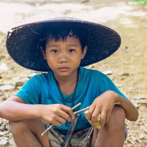 Chłopiec laotański z okolic Vangvieng